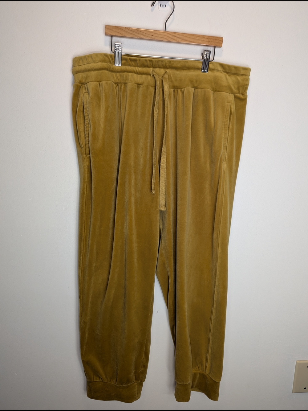 Saturday Sunday Anthropologie Merida Velvet Jogger Pants Size XL Gold Mustard